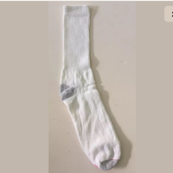 Hanes Her Way Women's White Crew Socks 6 Pair RARE - Picture 2 of 8